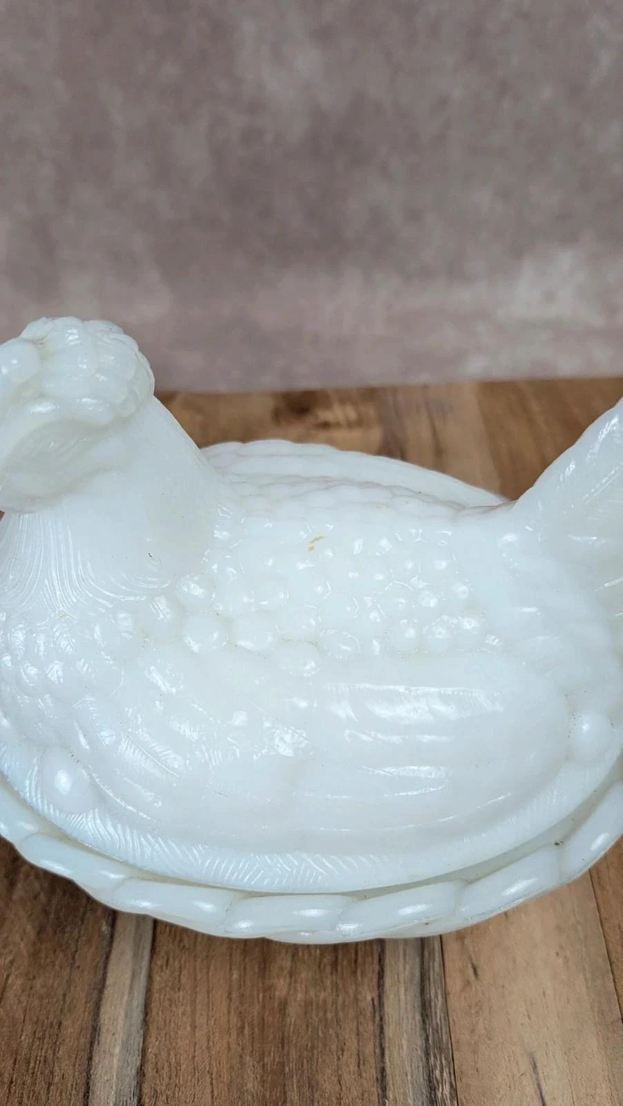 Pollo en canasta de vidrio blanco opalina - marcada Sv – photo 3